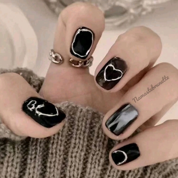 2/$16 Black Silver Hearts Press On Nails - Picture 1 of 14